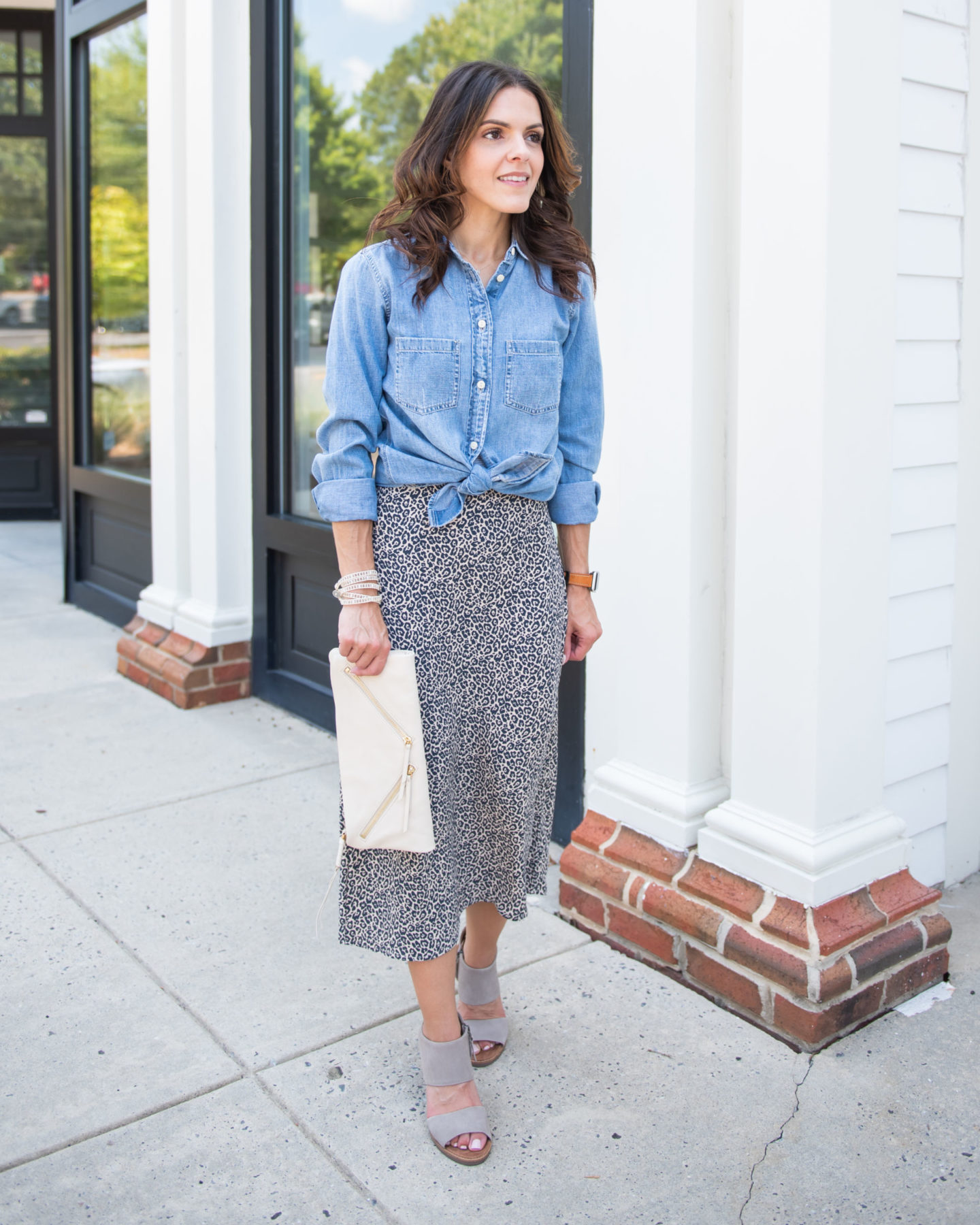 8 'out of the box' ways to style a leopard midi skirt | the Sarah Stories