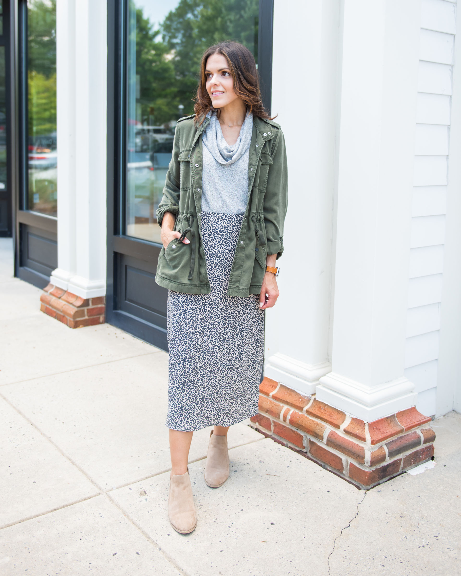 8 'out of the box' ways to style a leopard midi skirt | the Sarah Stories