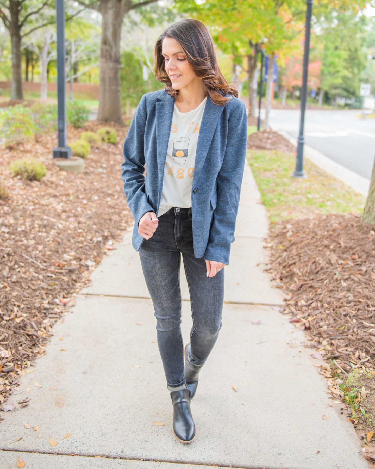 Four ways to style a graphic tee - the Sarah Stories